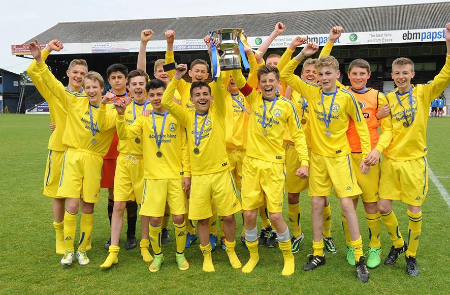U15 final, Ashingdon Youth ( yellow) v Forest Glade ( blue)