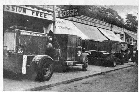 Echo:  Lorries are lined up outside Southend businesses - including Rossi’s - to protect them from the demolition blasts