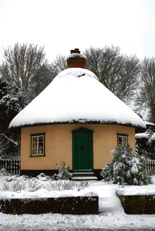 Dutch cottage in Crown Hill Rayleigh by Steve Turner