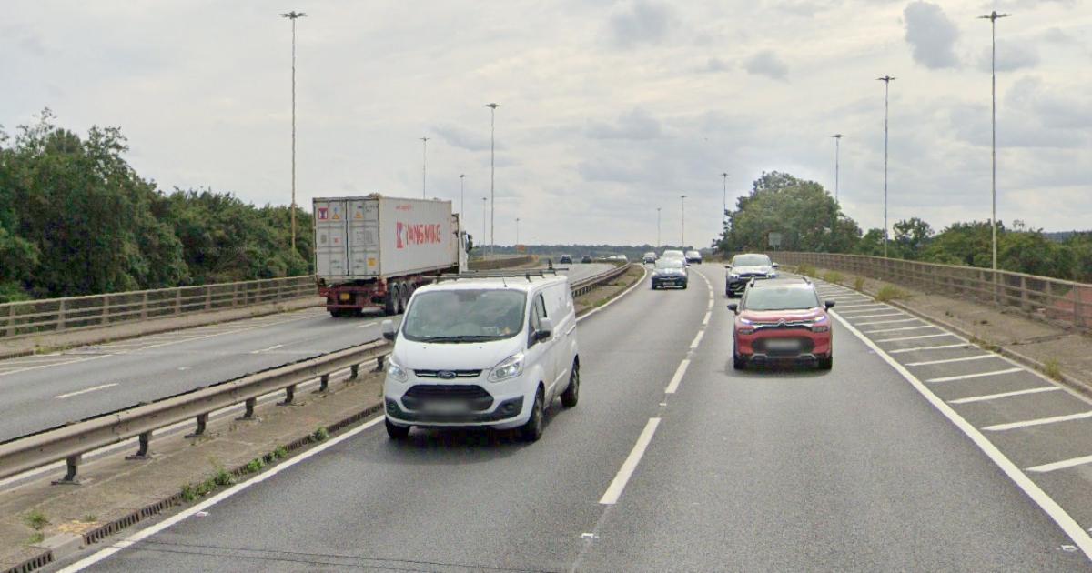 A13 blocked between Pitsea and Sadlers after 'serious crash'